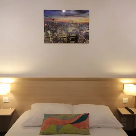 فندق Vol De Nuit Purpan 2*