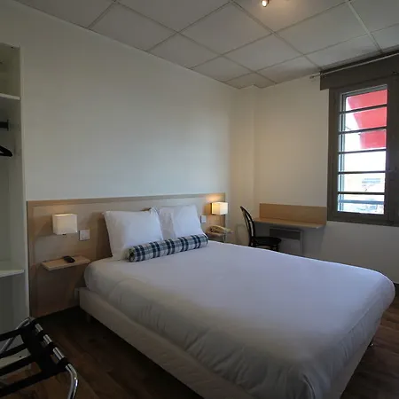 فندق Vol De Nuit Purpan 2*