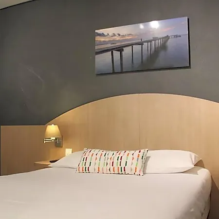 Vol De Nuit Purpan Otel 2*