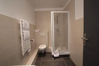 Vol De Nuit Purpan Отель