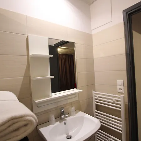 Vol De Nuit Purpan Hotel