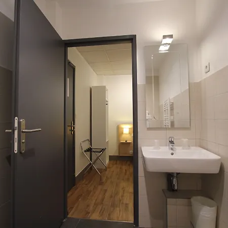 Hotel Vol De Nuit Purpan 2*