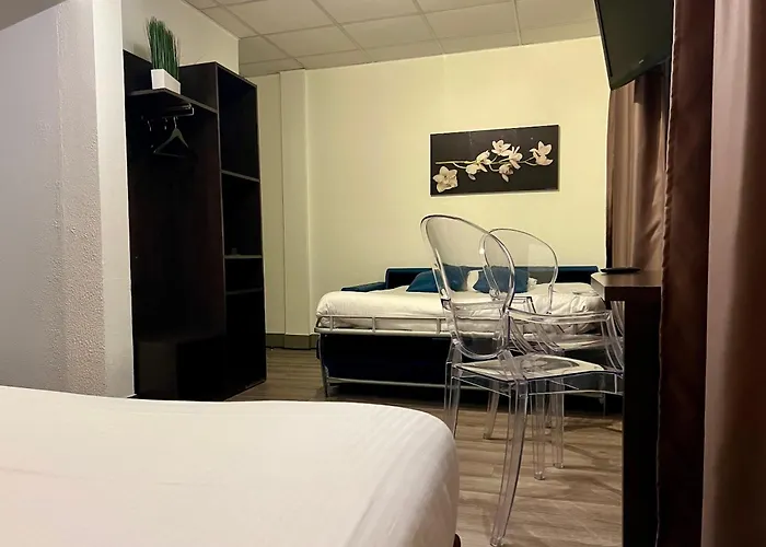 帕潘沃尔德努伊酒店 2*