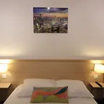Otel Vol De Nuit Purpan 2*