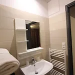 Vol De Nuit Purpan Otel
